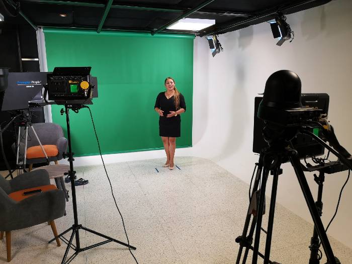 U. de Lima y su estudio broadcast