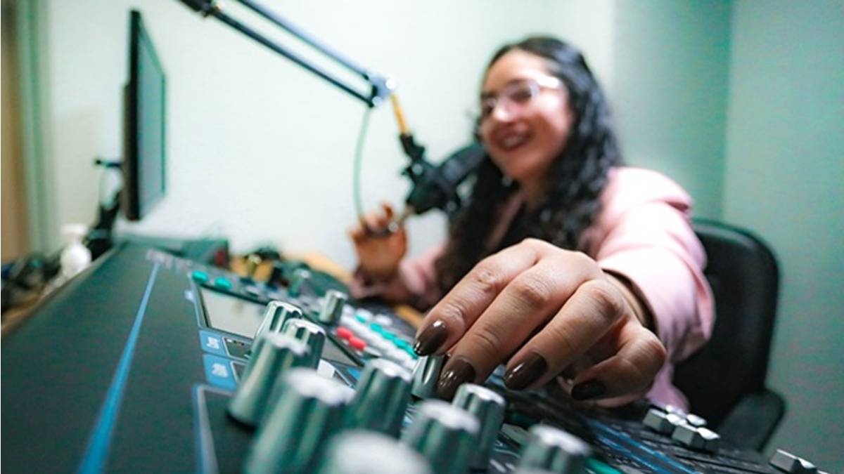 Perú adjudica siete frecuencias de radio