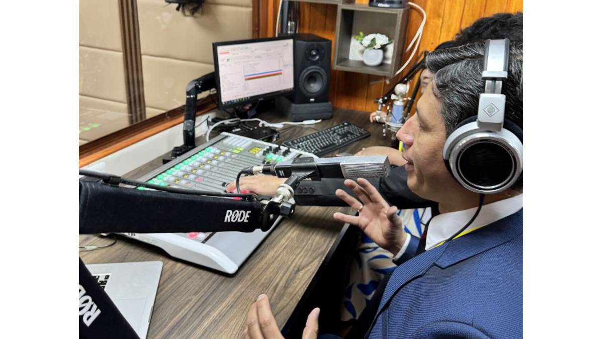 Radio Bethel de Perú instala consola de AEQ